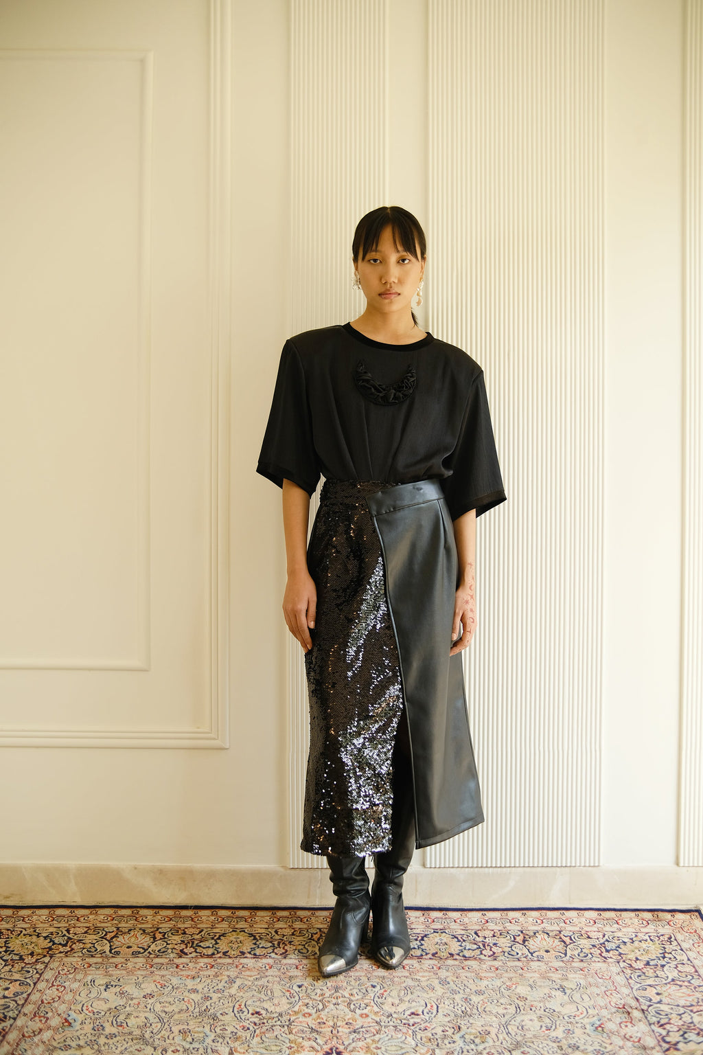 LUNA T-SHIRT [ BLACK ]
