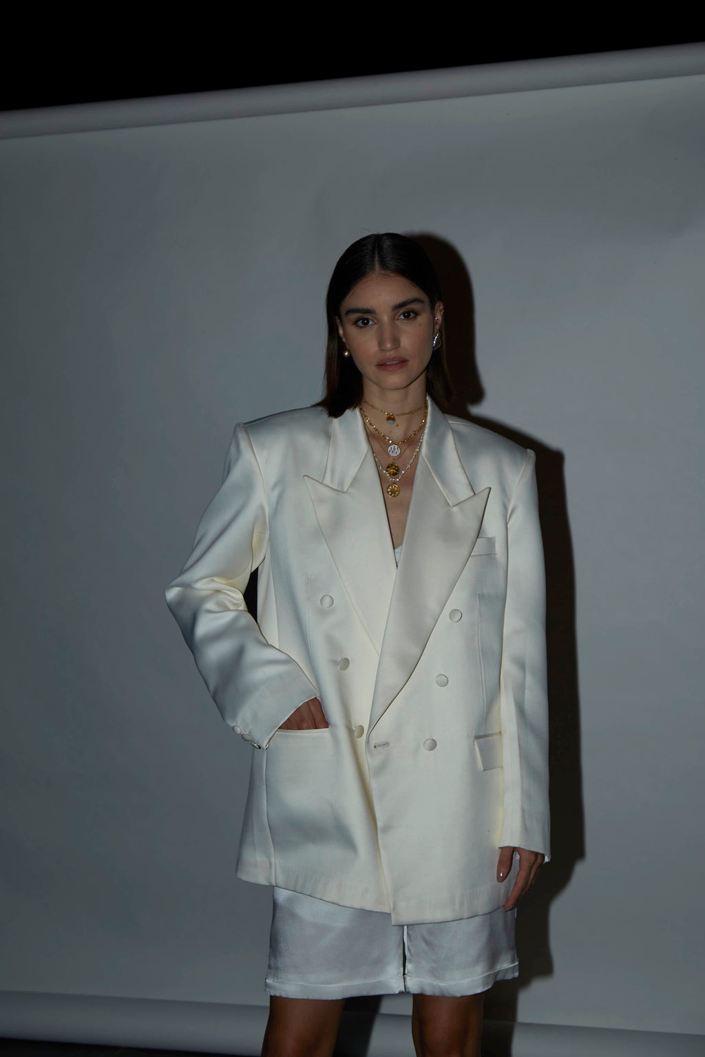 AURA { ivory }